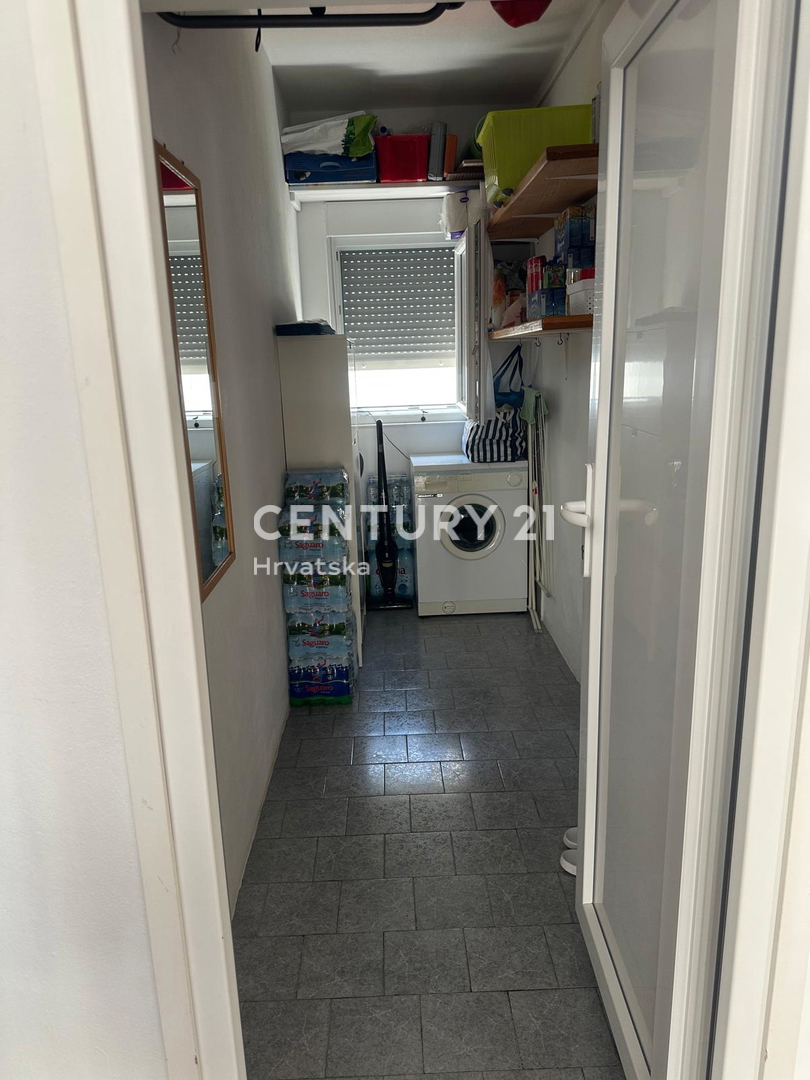 BARBARIGA, PRODAJA TROSOBNEGA STANOVANJA V 1. NADSTROPJU