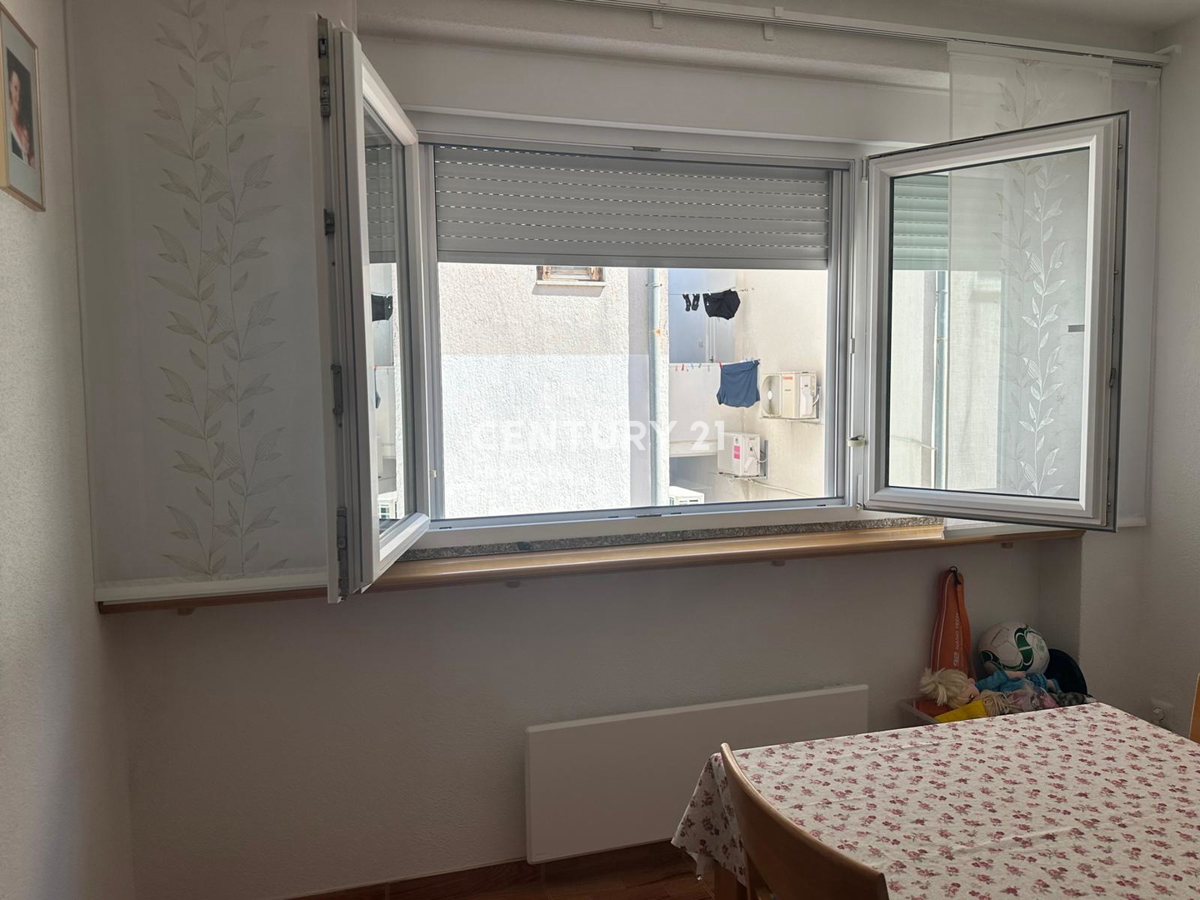 BARBARIGA, PRODAJA TROSOBNEGA STANOVANJA V 1. NADSTROPJU