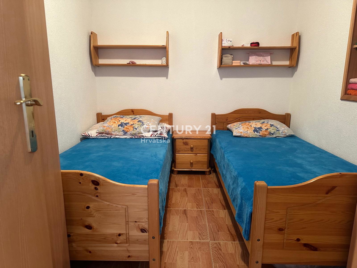 BARBARIGA, PRODAJA TROSOBNEGA STANOVANJA V 1. NADSTROPJU