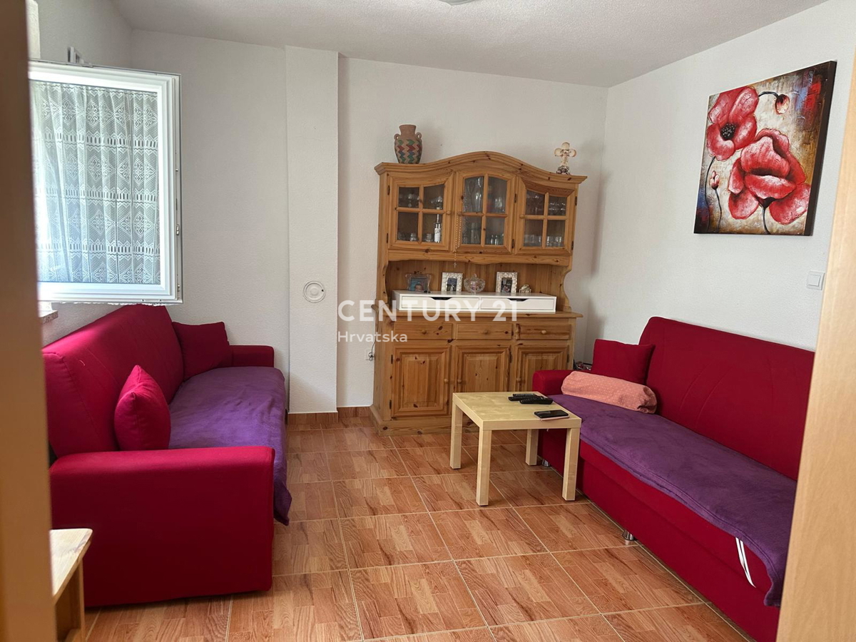 BARBARIGA, PRODAJA TROSOBNEGA STANOVANJA V 1. NADSTROPJU