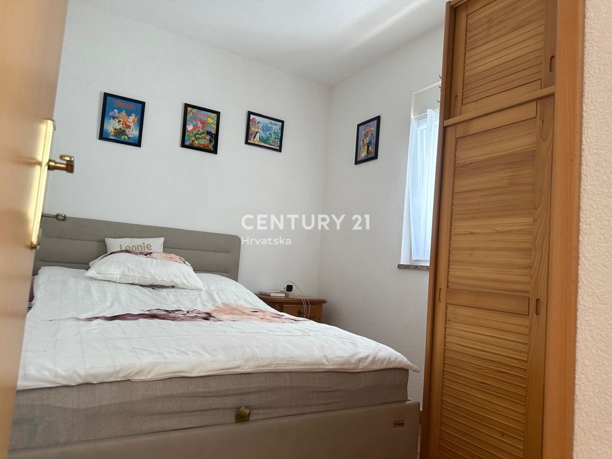 BARBARIGA, PRODAJA TROSOBNEGA STANOVANJA V 1. NADSTROPJU