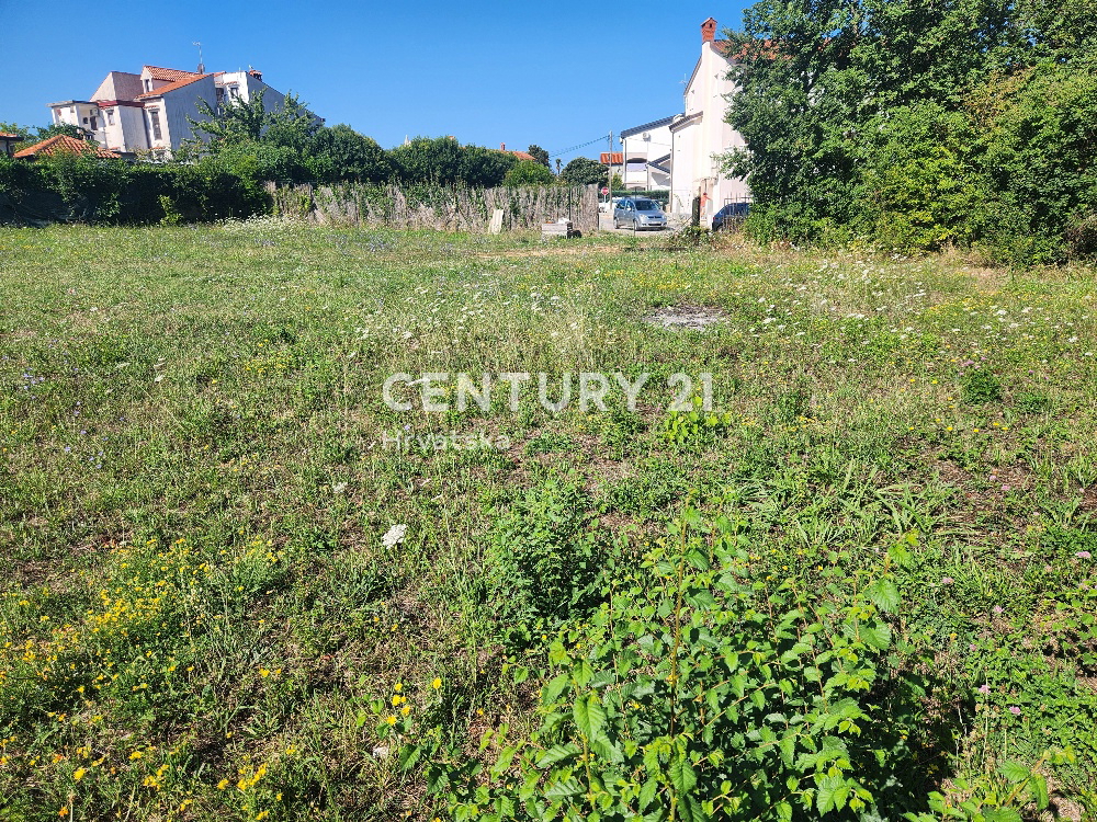 FUNTANA, PRODAJA GRADBENO ZEMLJIŠČE Z GRADBENO DOVOLJENJO ZA VILO S BAZENOM
