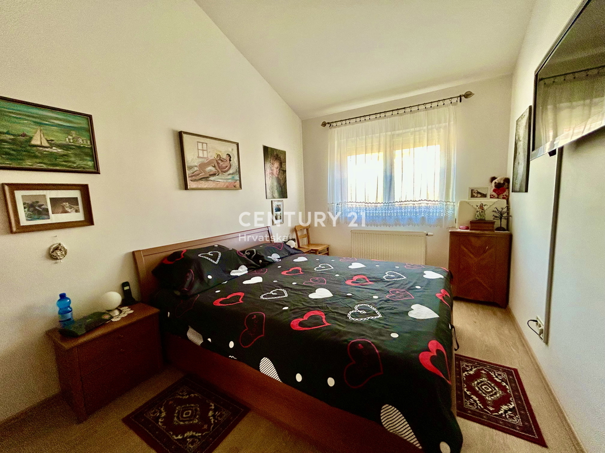 UMAG, OKOLICA, HIŠA NA MIRNI LOKACIJI