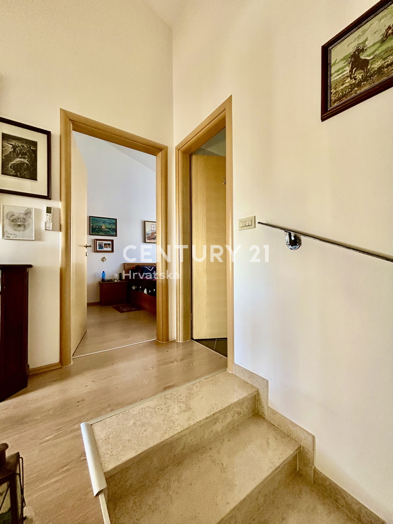 UMAG, OKOLICA, HIŠA NA MIRNI LOKACIJI