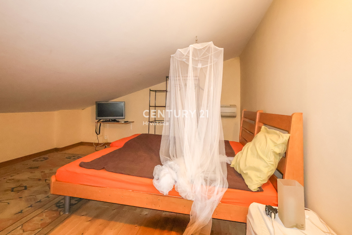 POREČ, PRIZEMLJE S POGLEDOM NA MORJE