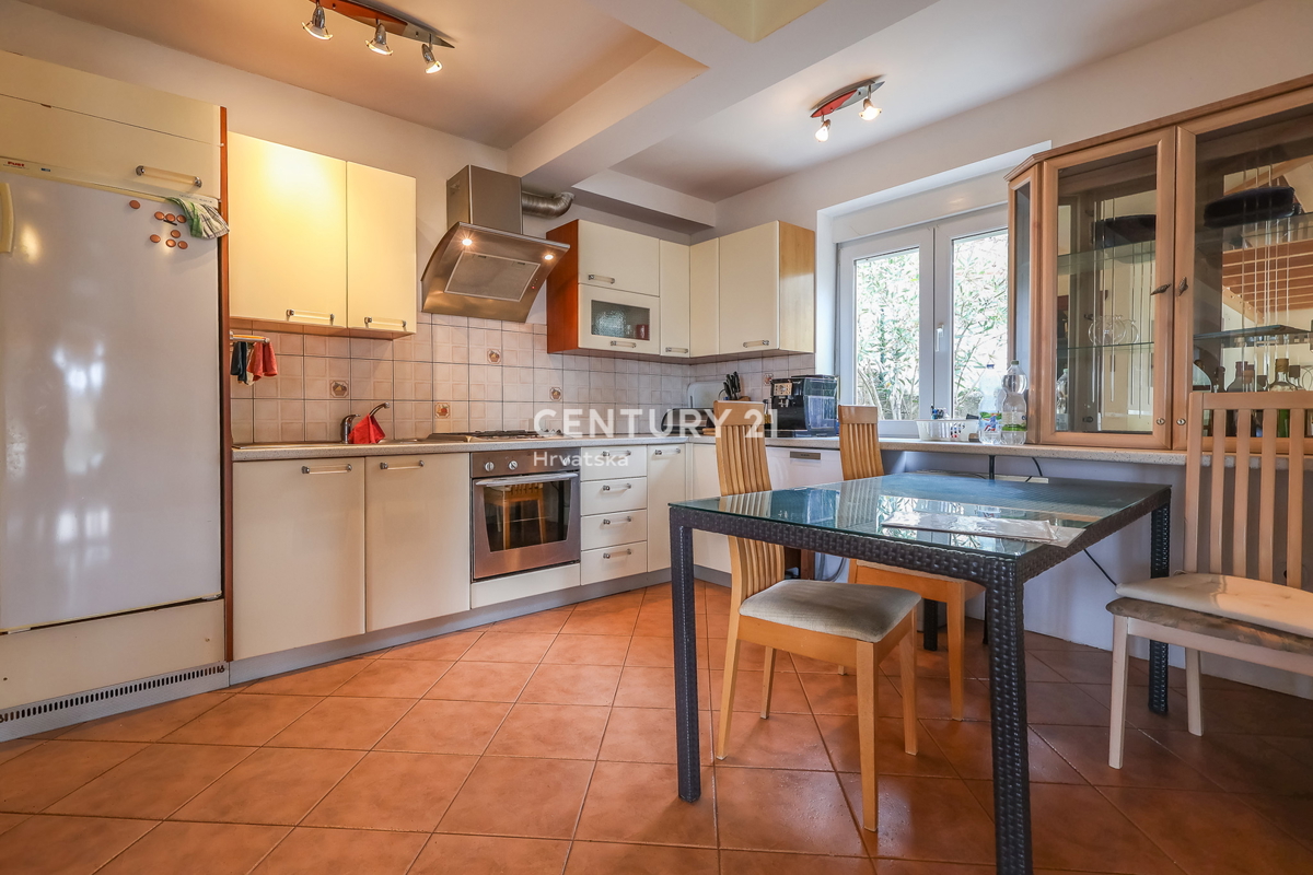 POREČ, PRIZEMLJE S POGLEDOM NA MORJE