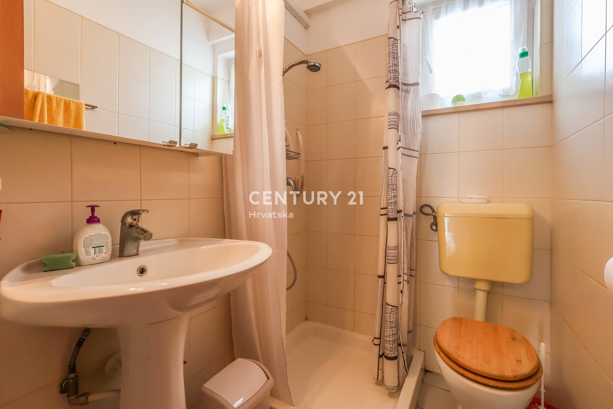 POREČ, PRIZEMLJE S POGLEDOM NA MORJE