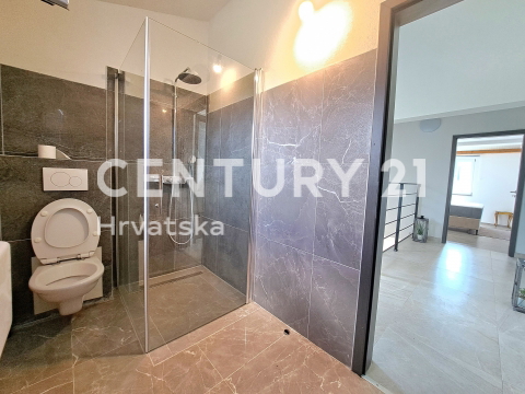 POREČ, HIŠA S POGLEDOM NA MORJE, PRODAJA