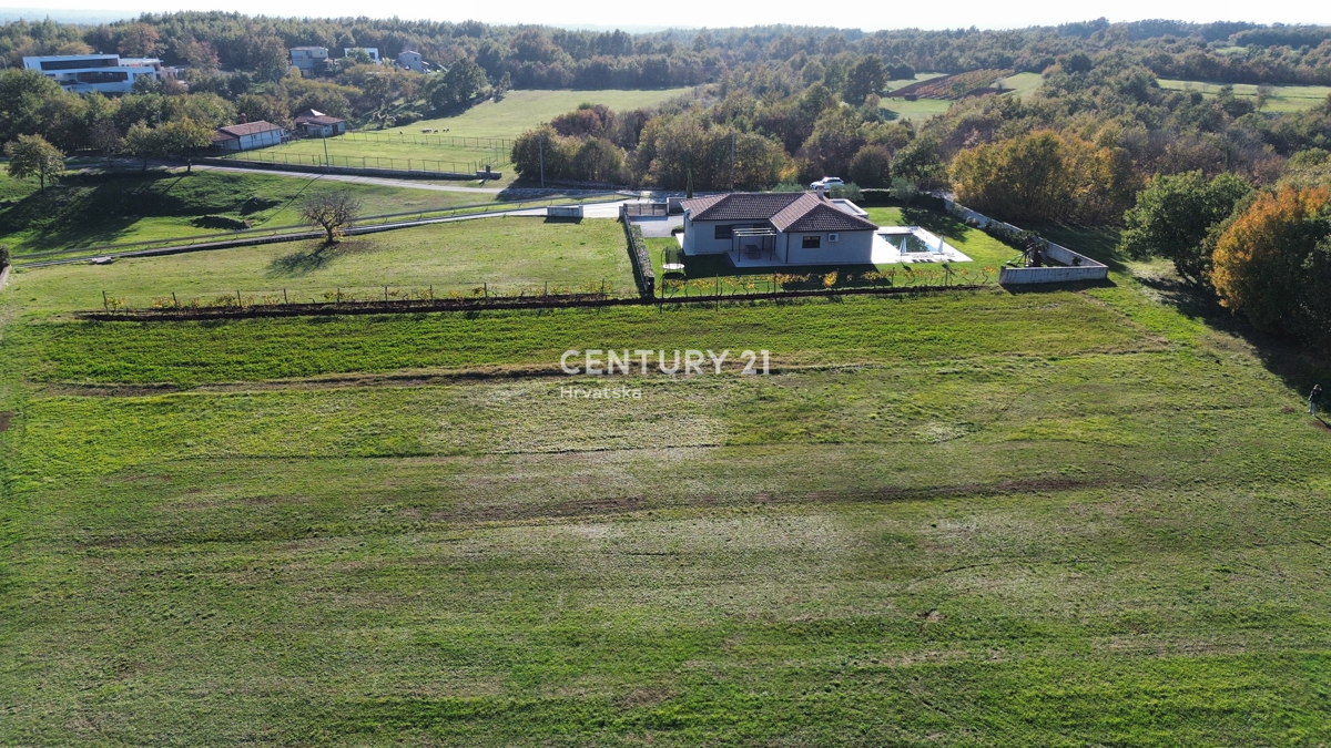 SVETVINČENAT, PUŠTI, PROSTORNO GRADBENO ZEMLJIŠČE, BLIZINA VSEH STORITEV