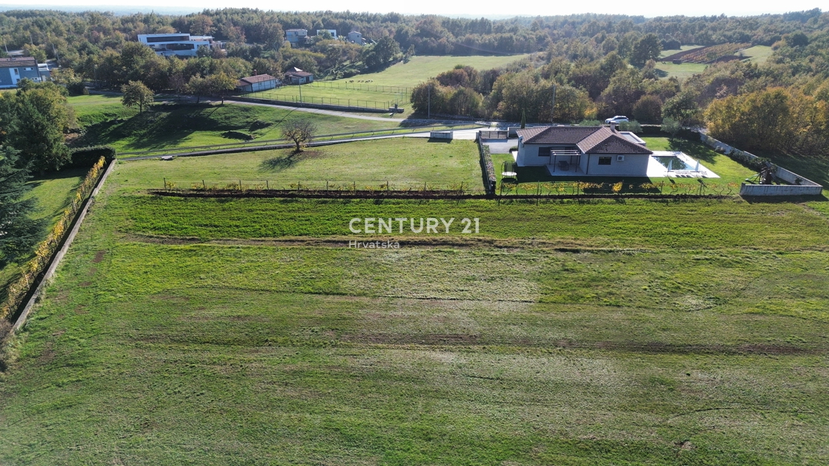 SVETVINČENAT, PUŠTI, PROSTORNO GRADBENO ZEMLJIŠČE, BLIZINA VSEH STORITEV