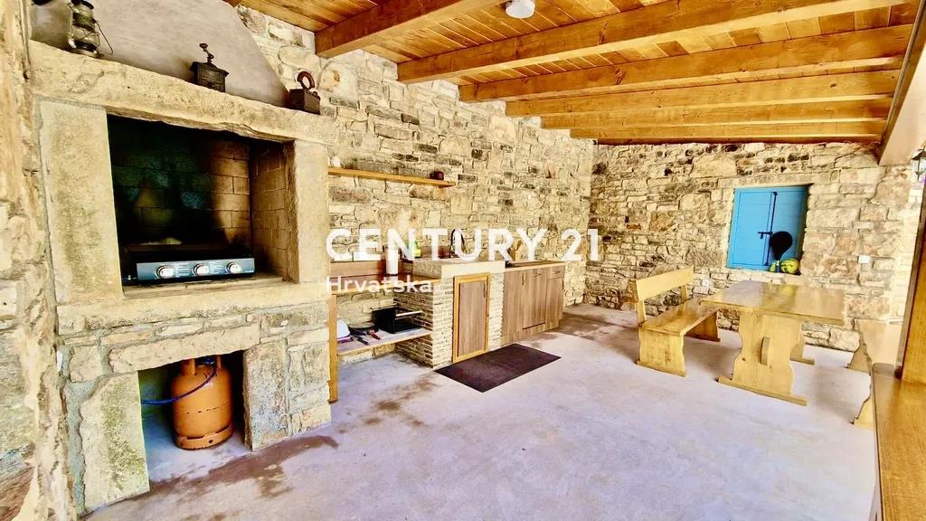 VRSAR, KAMNITA VILA S BAZENOM