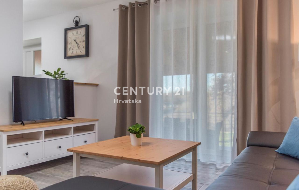 VRSAR, KAMNITA VILA S BAZENOM