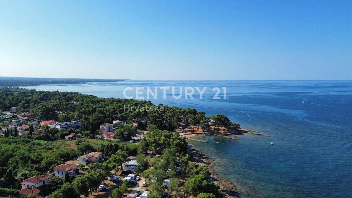 UMAG, OKOLICA,STAN S POGLEDOM NA MORE I SAMO 200 METARA OD MORA