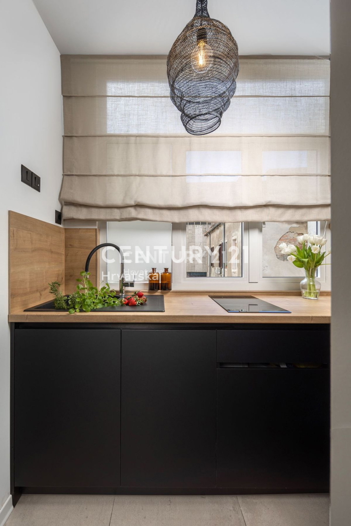 Prodaja, stanovanje, 3-prostorsko, Istarska županija, Pula, Centar