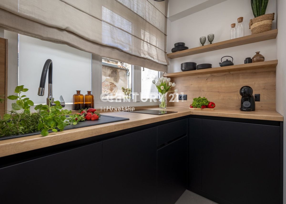 Prodaja, stanovanje, 3-prostorsko, Istarska županija, Pula, Centar