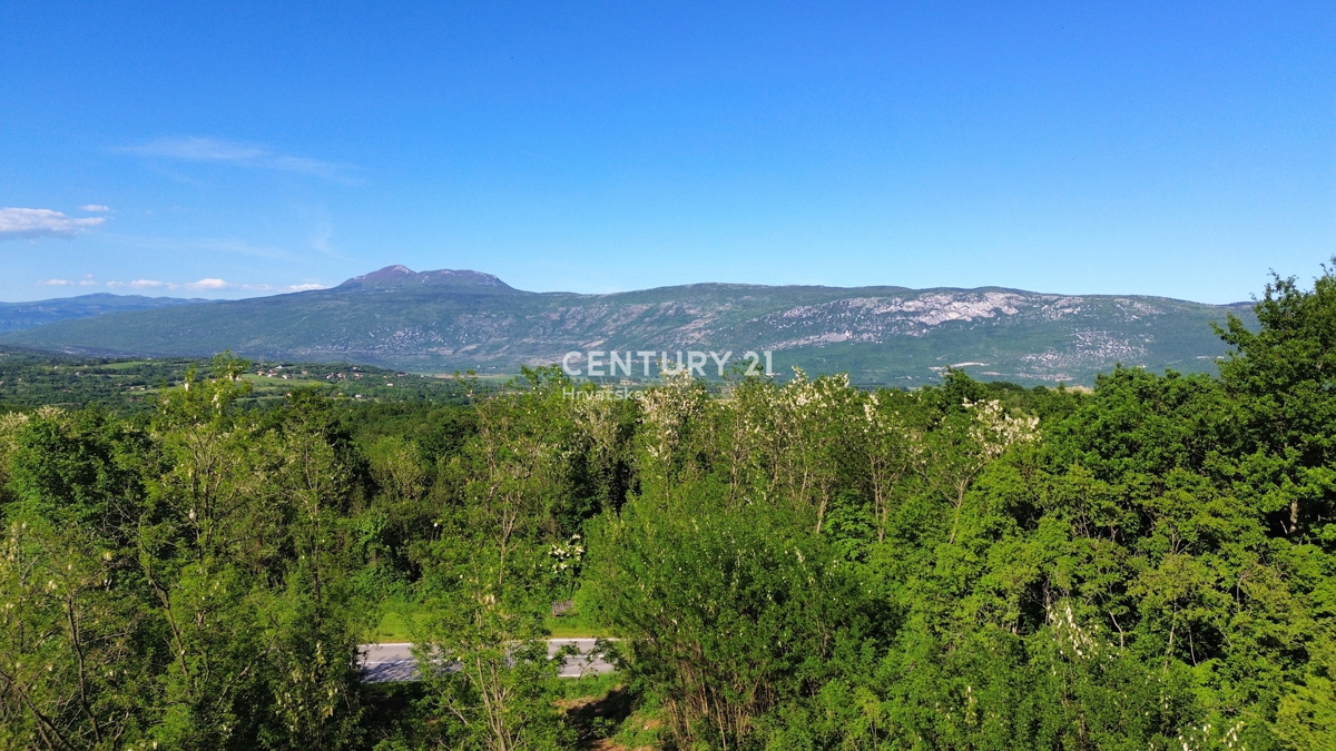 KRŠAN, ZEMLJIŠČE Z GRADBENO DOVOLJENJEM