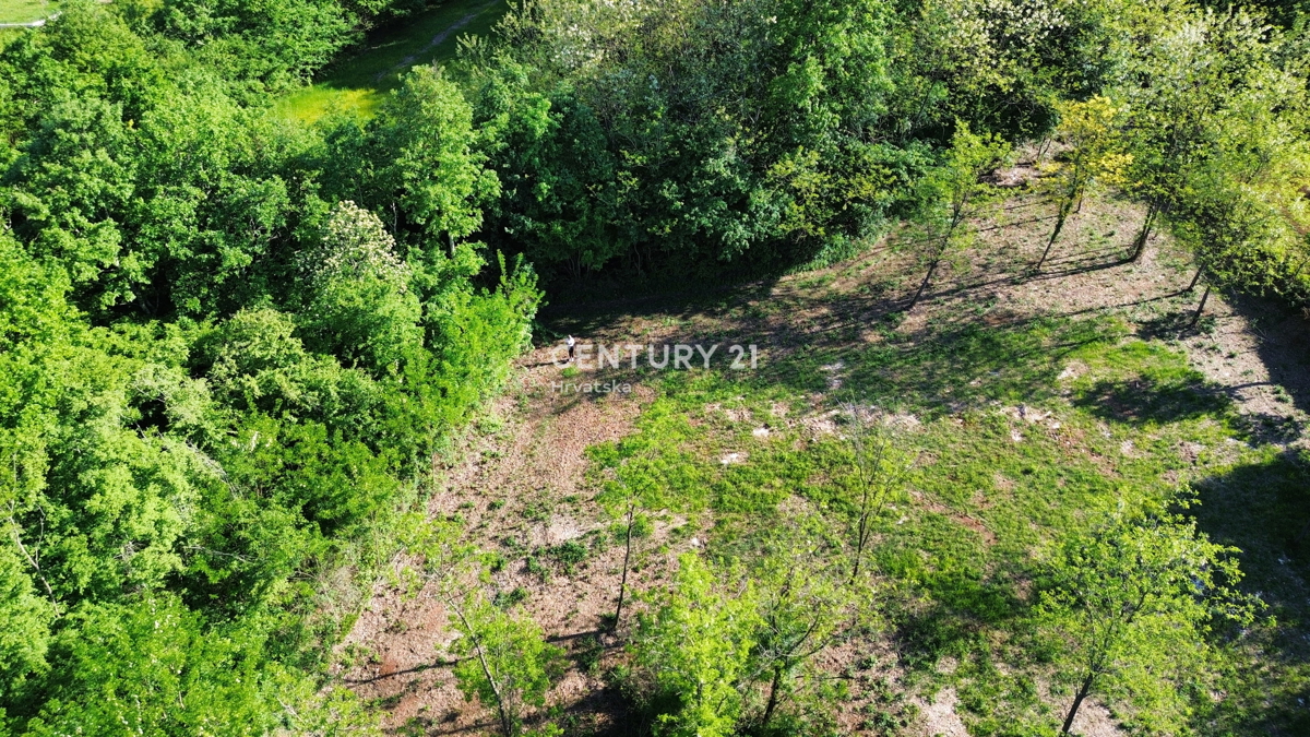 KRŠAN, ZEMLJIŠČE Z GRADBENO DOVOLJENJEM