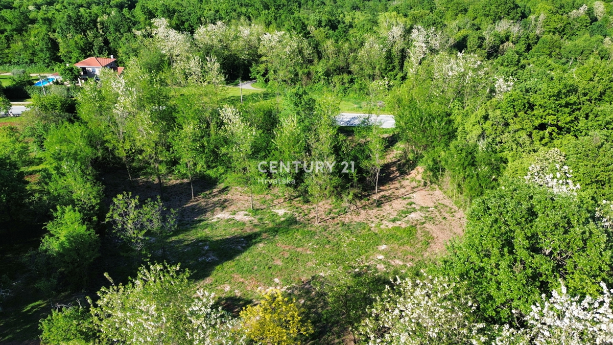 KRŠAN, ZEMLJIŠČE Z GRADBENO DOVOLJENJEM