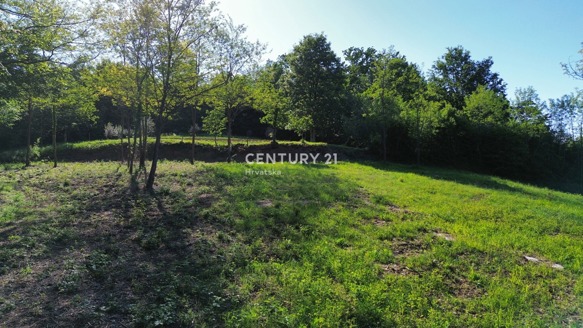 KRŠAN, ZEMLJIŠČE Z GRADBENO DOVOLJENJEM