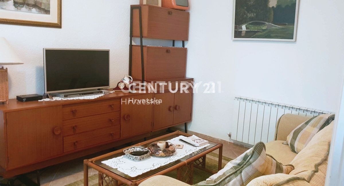 ISTRA, SOVINJAK, HIŠA z lepo vrtno površino in čudovitim razgledom