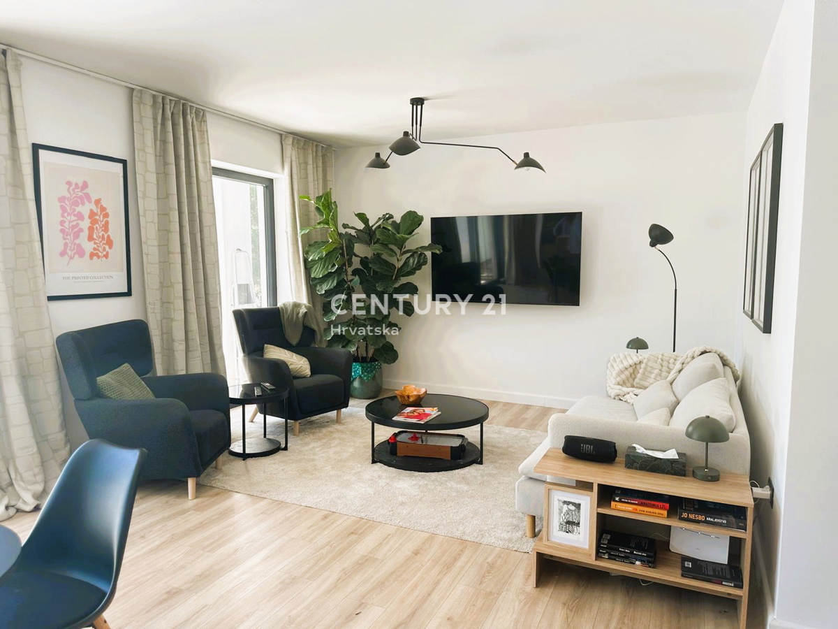 ROVINJSKO SELO, PRODAJA LEPE DVOJNE HIŠE, NOVOGRADNJA S BAZENOM