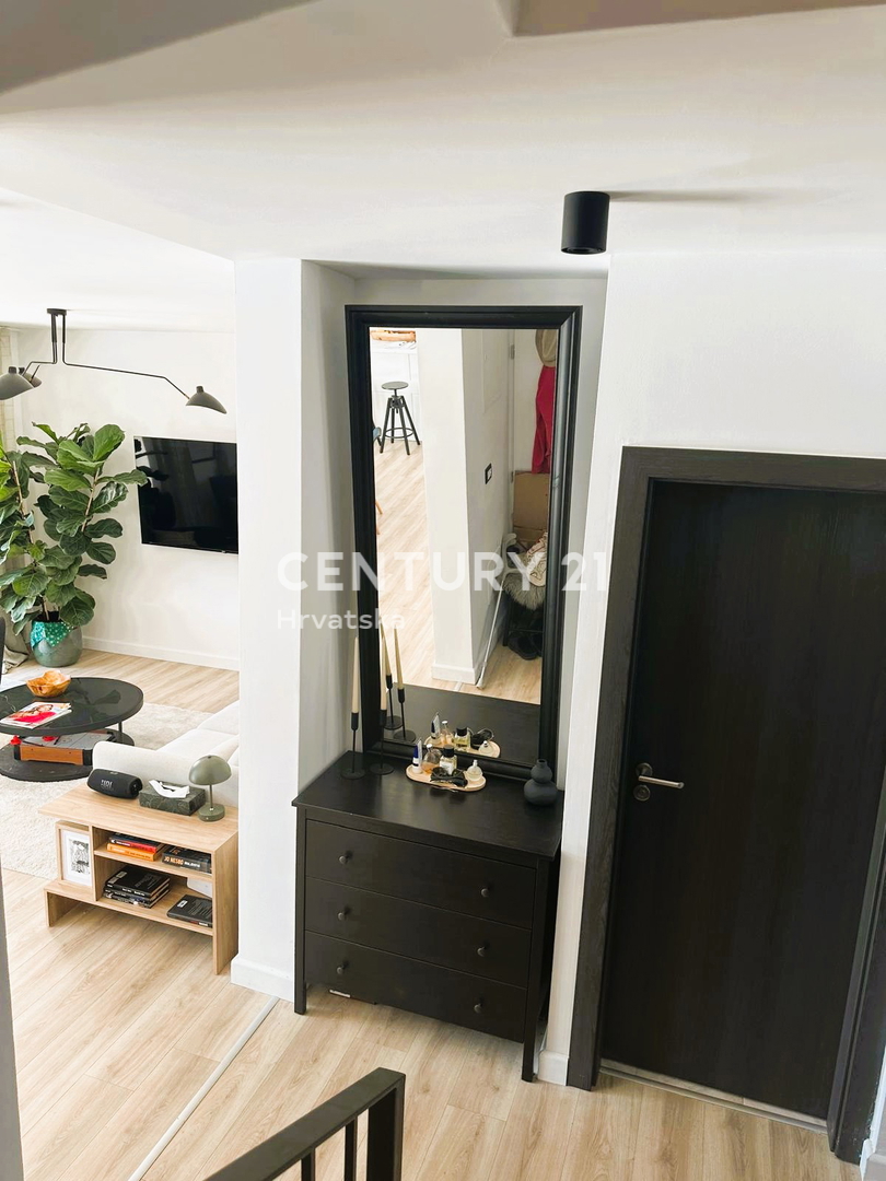 ROVINJSKO SELO, PRODAJA LEPE DVOJNE HIŠE, NOVOGRADNJA S BAZENOM