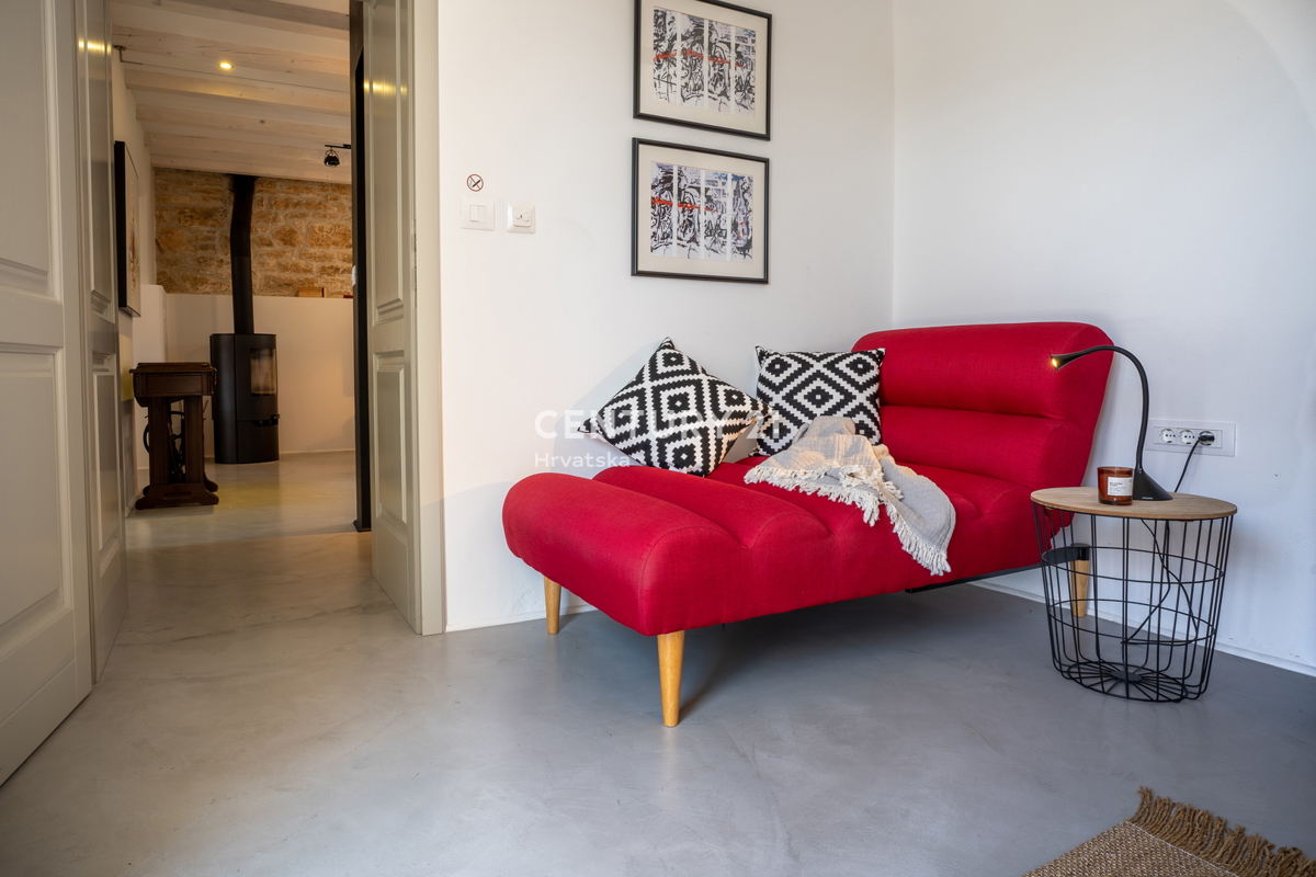 ROVINJ, PRODAJA LEPE, PRENOVLJENE KAMNITE VILE