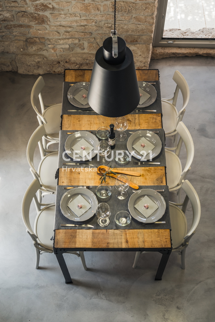 ROVINJ, PRODAJA LEPE, PRENOVLJENE KAMNITE VILE