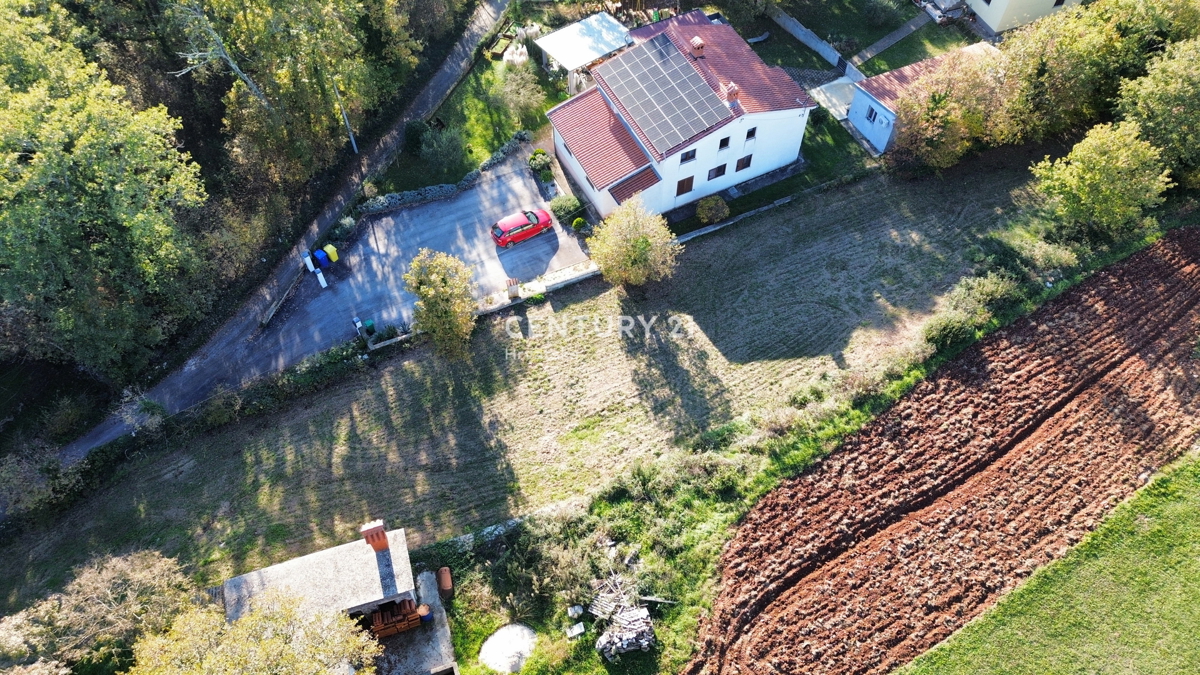 SVETVINČENAT, 6 KM, ZEMLJIŠČE S PRAVNOMOČNIM GRADBENIM DOVOLJENJEM