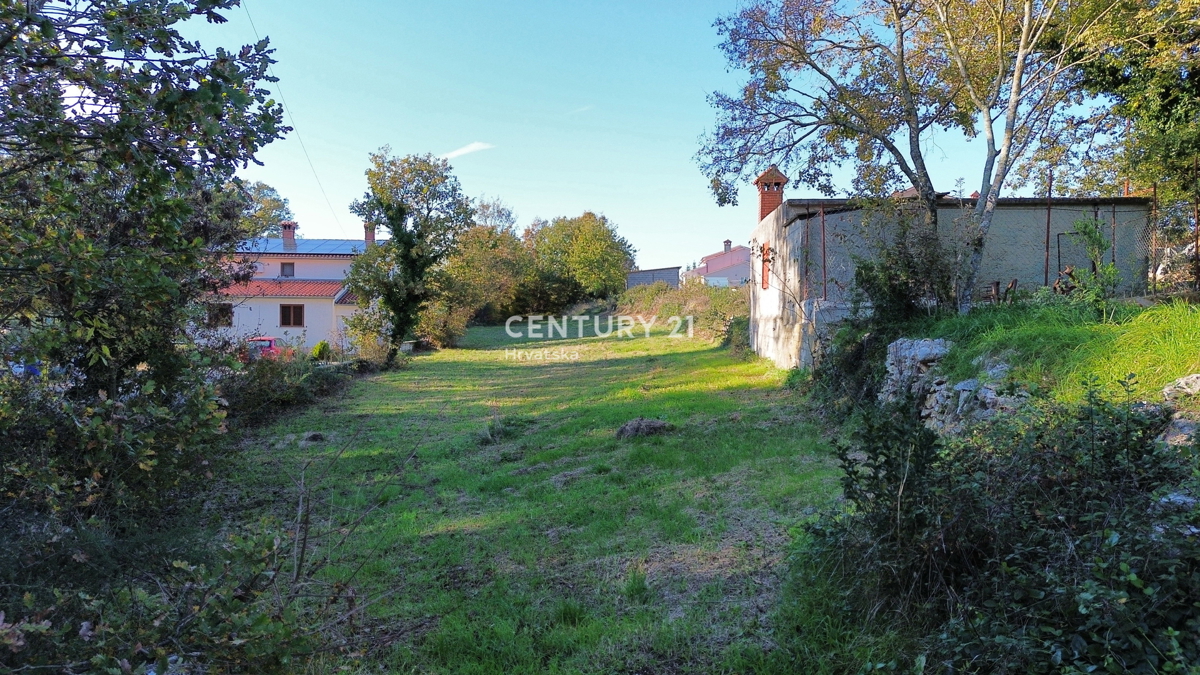 SVETVINČENAT, 6 KM, ZEMLJIŠČE S PRAVNOMOČNIM GRADBENIM DOVOLJENJEM