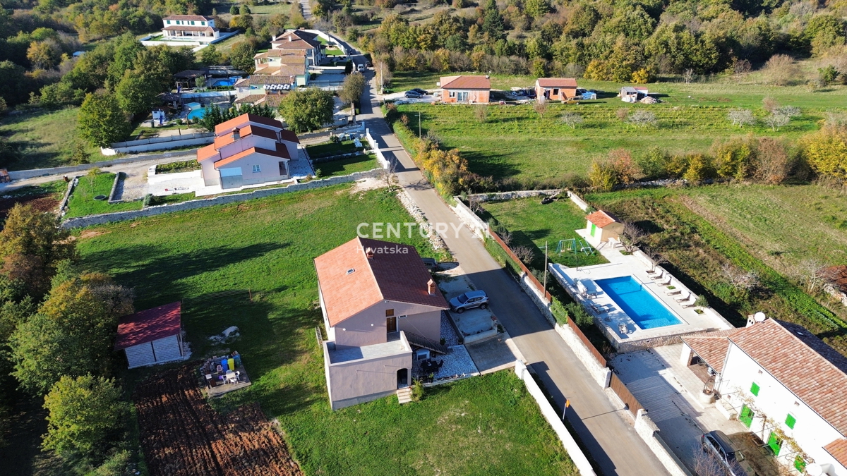 SVETVINČENAT, 6 KM, ZEMLJIŠČE S PRAVNOMOČNIM GRADBENIM DOVOLJENJEM