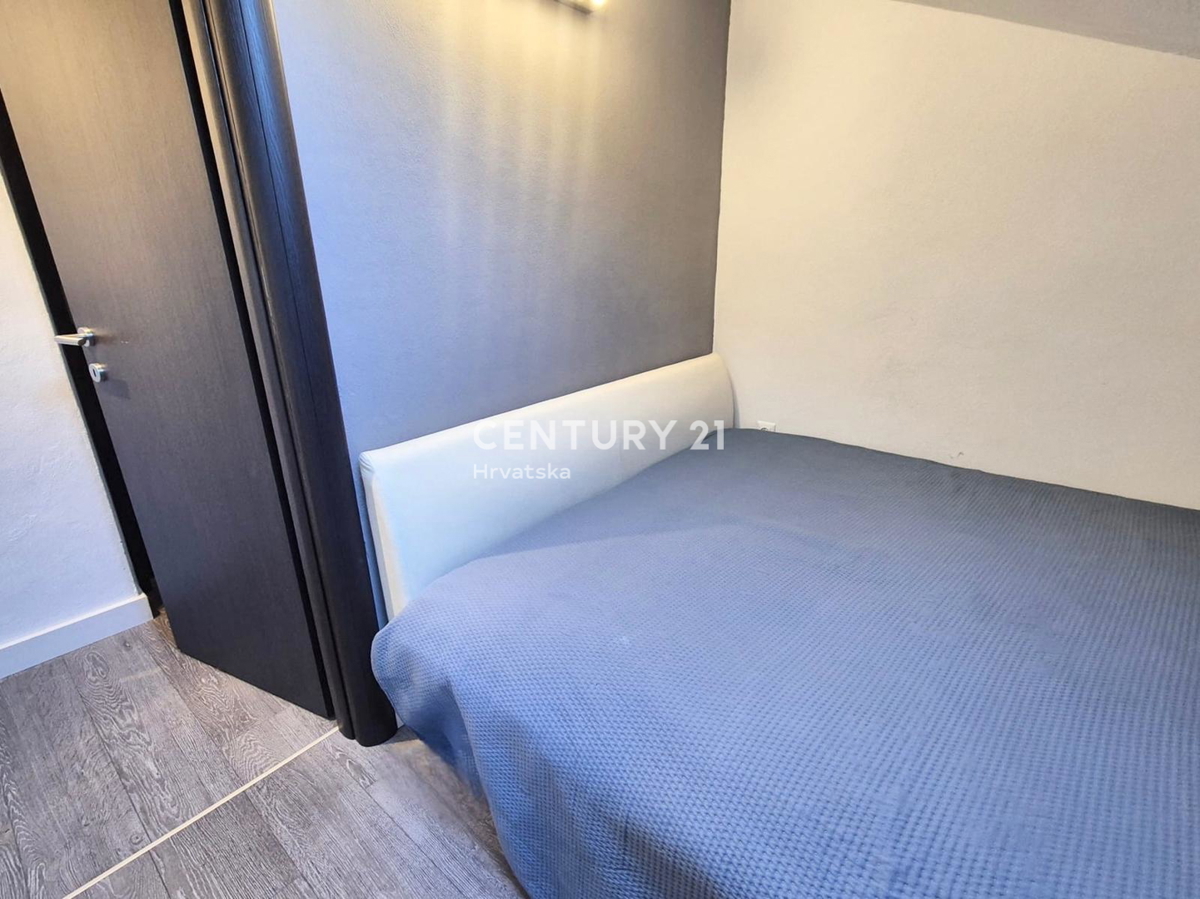 FUNTANA, 200 M OD MORJA, POGLED NA MORJE