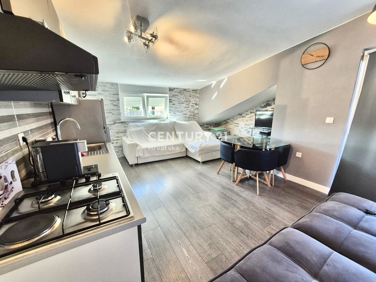 FUNTANA, 200 M OD MORJA, POGLED NA MORJE