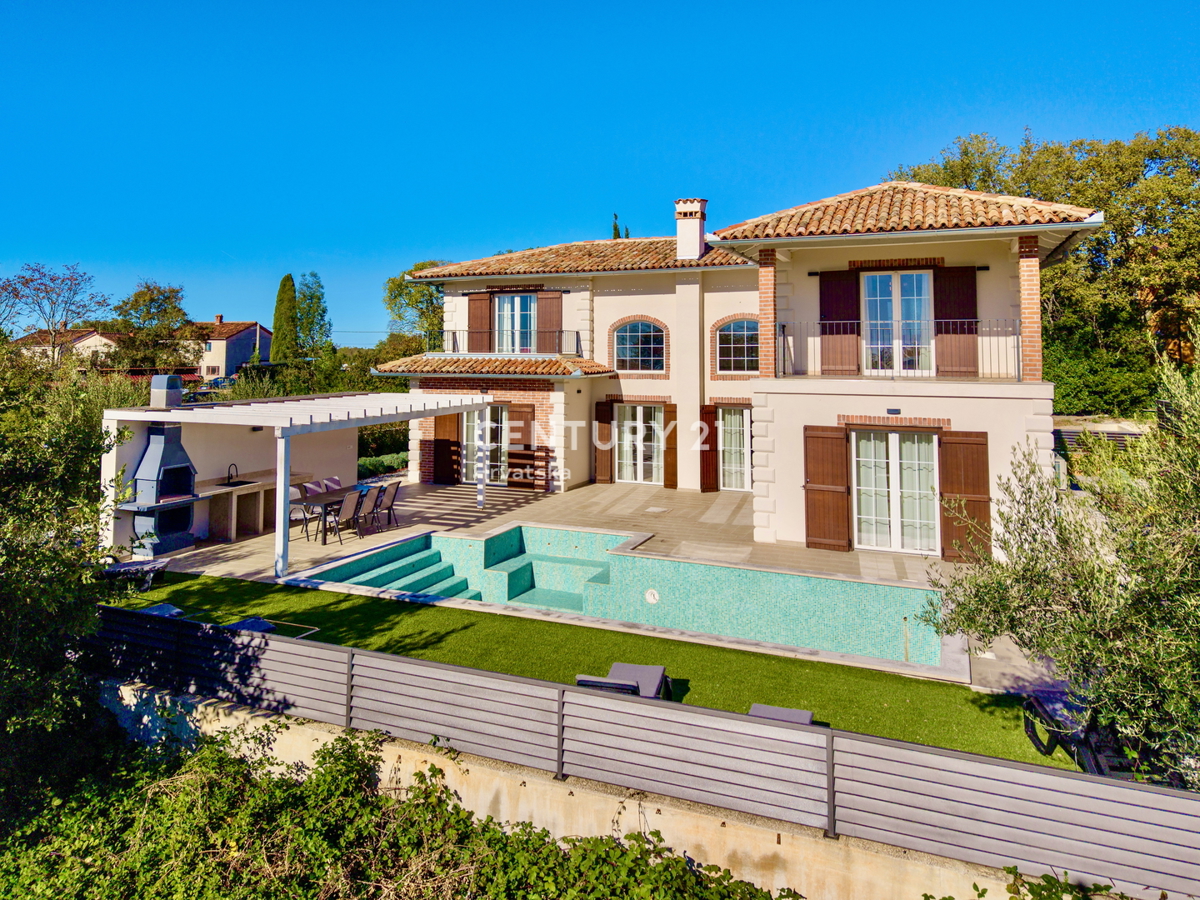 POREČ, OKOLICA, ODLIČNA HIŠA NA IZJEMNI LOKACIJI