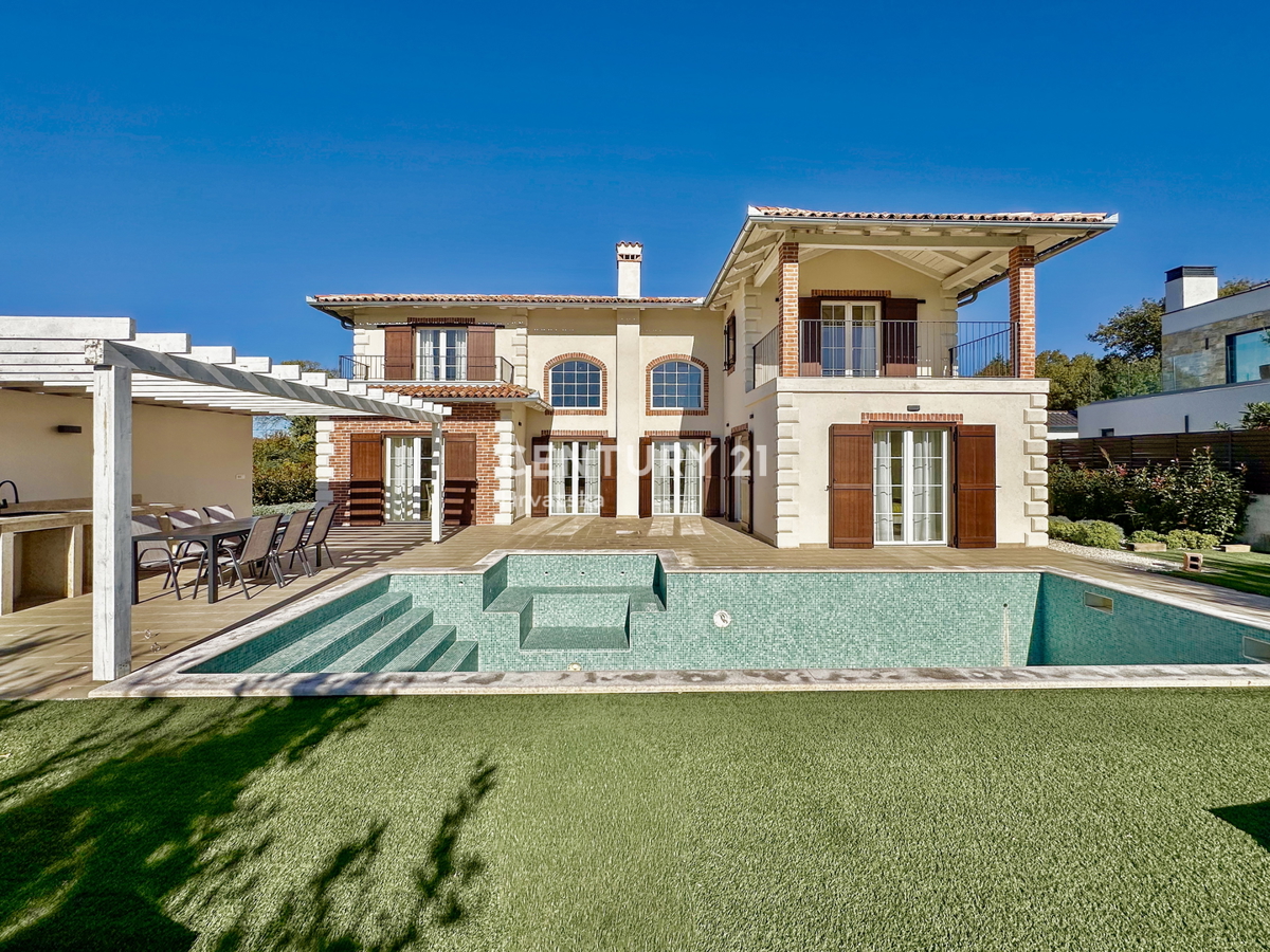 POREČ, OKOLICA, ODLIČNA HIŠA NA IZJEMNI LOKACIJI