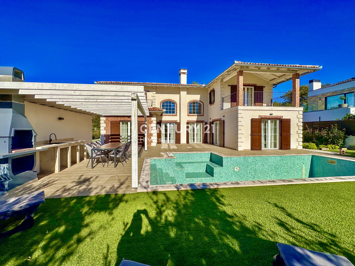 POREČ, OKOLICA, ODLIČNA HIŠA NA IZJEMNI LOKACIJI