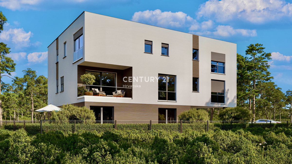 UMAG, BAŠANIJA, NOV PENTHOUSE/Stan le 250 metrov od plaže – Ekskluziva agencije C21