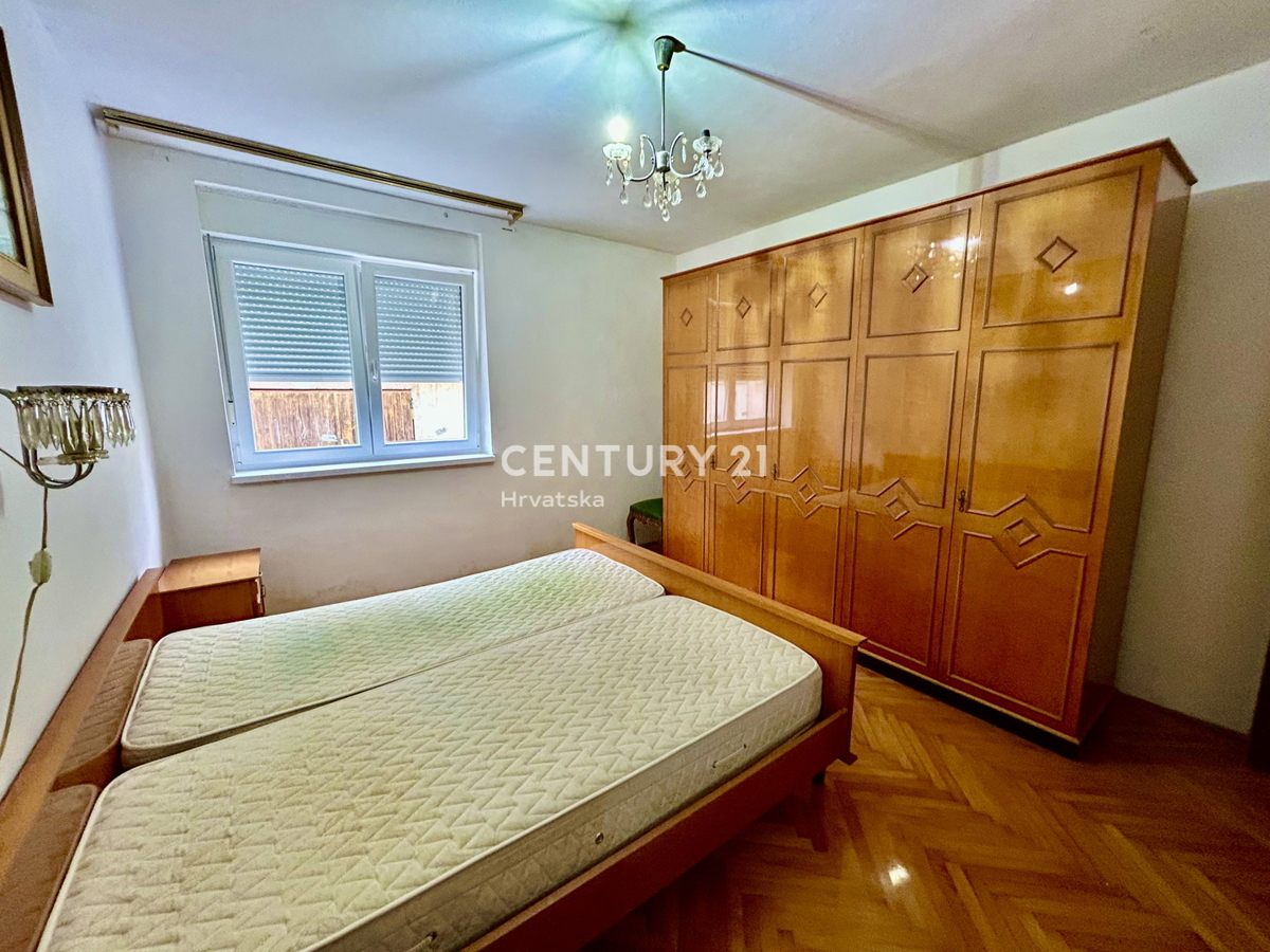 UMAG, CENTAR, STAN SA PUNO POTENCIJALA NA TOP LOKACIJI..PRILIKA!

UMAG, CENTAR, STAN S VELIKÝM POTENCIÁLEM NA VÝBORNÉM MÍSTĚ..PŘÍLEŽITOST!

UMAG, CENTAR, MIESZKANIE Z WIELKIM POTENCJAŁEM W DOSKONAŁEJ LOKALIZACJI..OKAZJA!

UMAG, CENTAR, NAGY LEHETŐSÉG