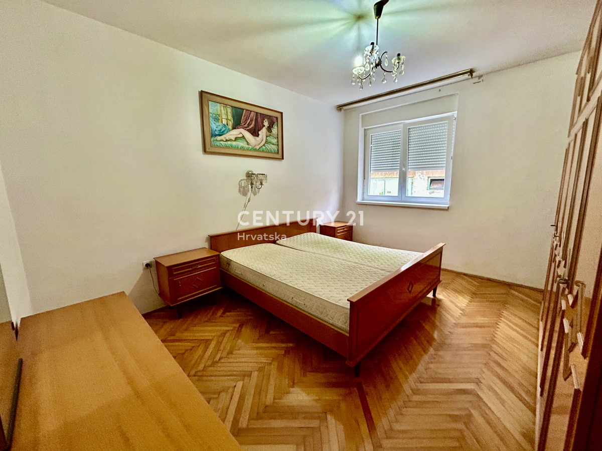 UMAG, CENTAR, STAN SA PUNO POTENCIJALA NA TOP LOKACIJI..PRILIKA!

UMAG, CENTAR, STAN S VELIKÝM POTENCIÁLEM NA VÝBORNÉM MÍSTĚ..PŘÍLEŽITOST!

UMAG, CENTAR, MIESZKANIE Z WIELKIM POTENCJAŁEM W DOSKONAŁEJ LOKALIZACJI..OKAZJA!

UMAG, CENTAR, NAGY LEHETŐSÉG