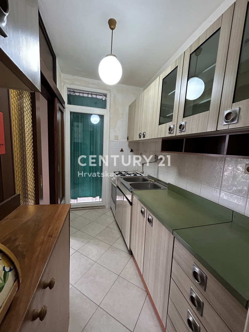 UMAG, CENTAR, STAN SA PUNO POTENCIJALA NA TOP LOKACIJI..PRILIKA!

UMAG, CENTAR, STAN S VELIKÝM POTENCIÁLEM NA VÝBORNÉM MÍSTĚ..PŘÍLEŽITOST!

UMAG, CENTAR, MIESZKANIE Z WIELKIM POTENCJAŁEM W DOSKONAŁEJ LOKALIZACJI..OKAZJA!

UMAG, CENTAR, NAGY LEHETŐSÉG