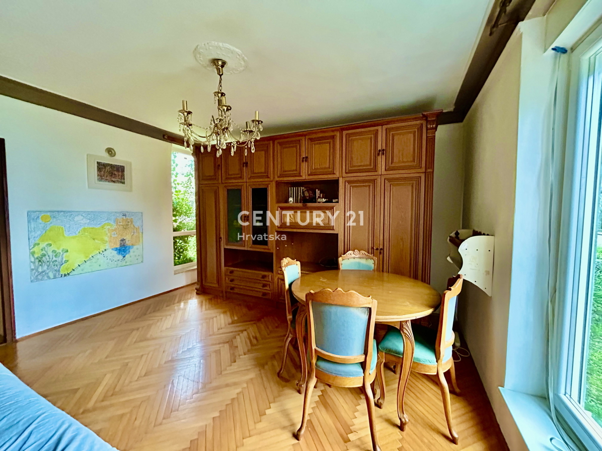 UMAG, CENTAR, STAN SA PUNO POTENCIJALA NA TOP LOKACIJI..PRILIKA!

UMAG, CENTAR, STAN S VELIKÝM POTENCIÁLEM NA VÝBORNÉM MÍSTĚ..PŘÍLEŽITOST!

UMAG, CENTAR, MIESZKANIE Z WIELKIM POTENCJAŁEM W DOSKONAŁEJ LOKALIZACJI..OKAZJA!

UMAG, CENTAR, NAGY LEHETŐSÉG