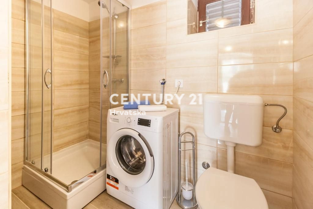 MARČANA, HIŠA Z DVEMA SPALNICAMA V SREDIŠČU KRAJA