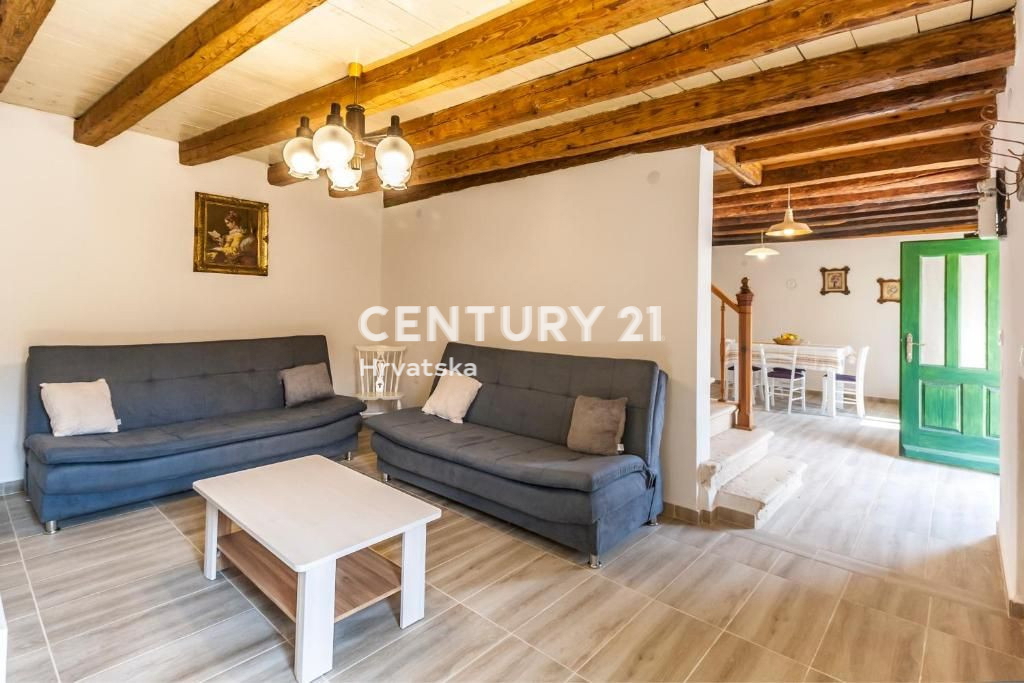 MARČANA, HIŠA Z DVEMA SPALNICAMA V SREDIŠČU KRAJA