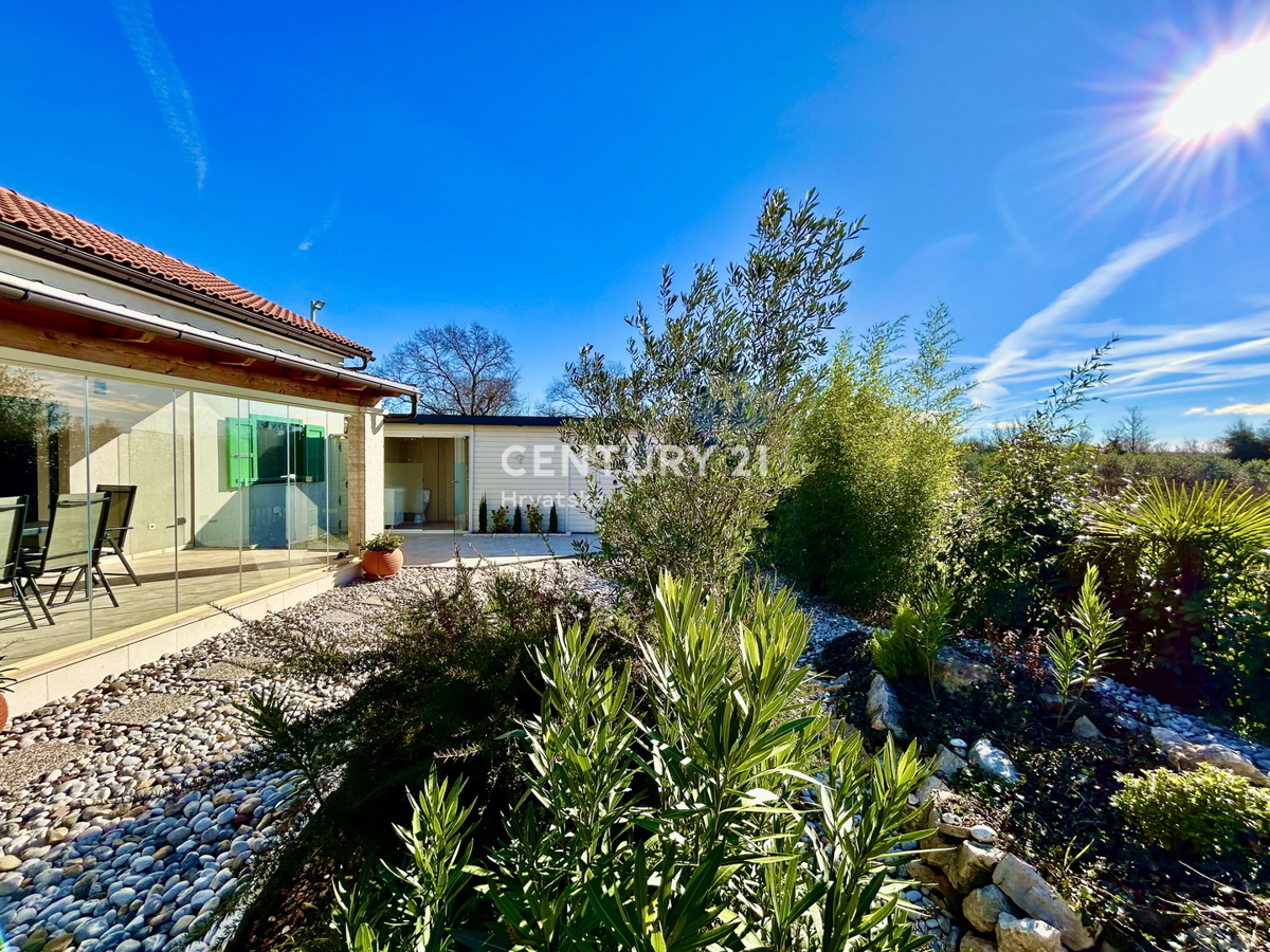 UMAG, OKOLICA, NOVA HIŠA SAMO 1,5 KM OD PLAŽE IN MORJA