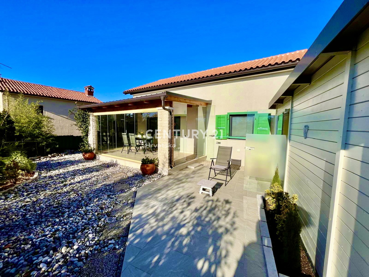 UMAG, OKOLICA, NOVA HIŠA SAMO 1,5 KM OD PLAŽE IN MORJA