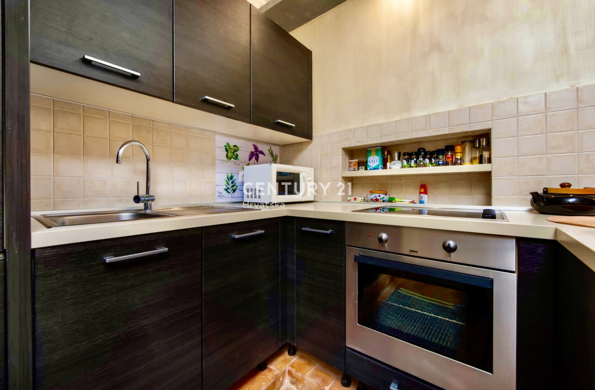 ROVINJ, CENTAR GRISIA, ODLIČEN APARTMA NA IZJEMNI LOKACIJI