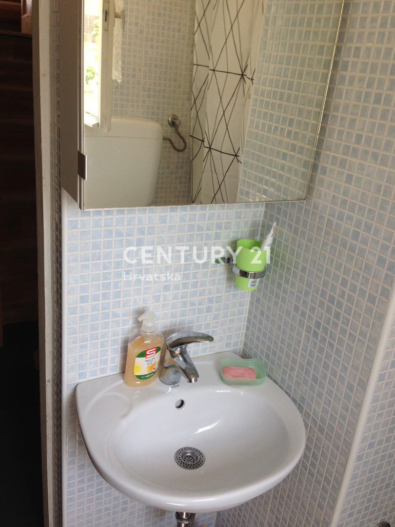 POREČ, STANOVANJE S 3 SPALNICAMI V SREDIŠČU MESTA