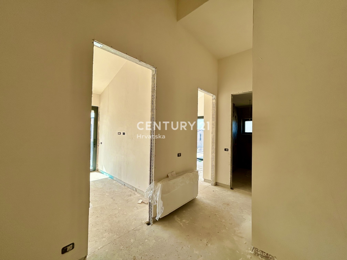 UMAG, VILA SAMO 150 METROV OD PLAŽE IN MORJA