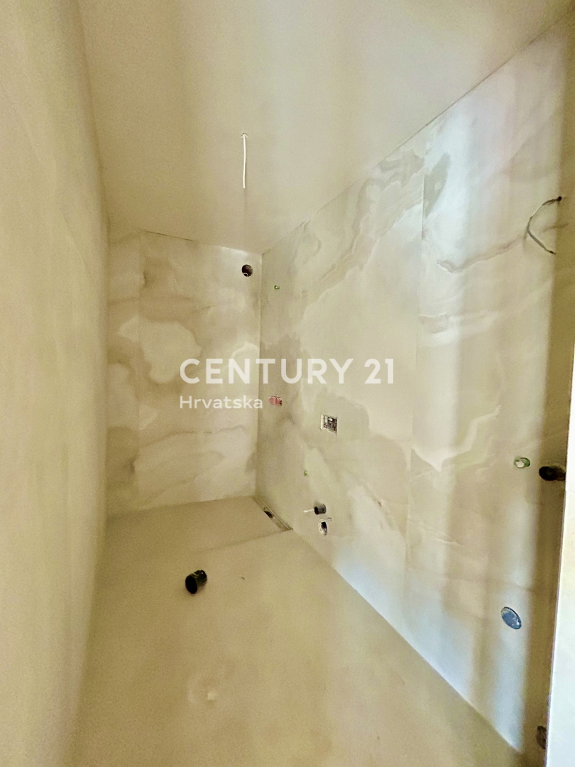 UMAG, VILA SAMO 150 METROV OD PLAŽE IN MORJA