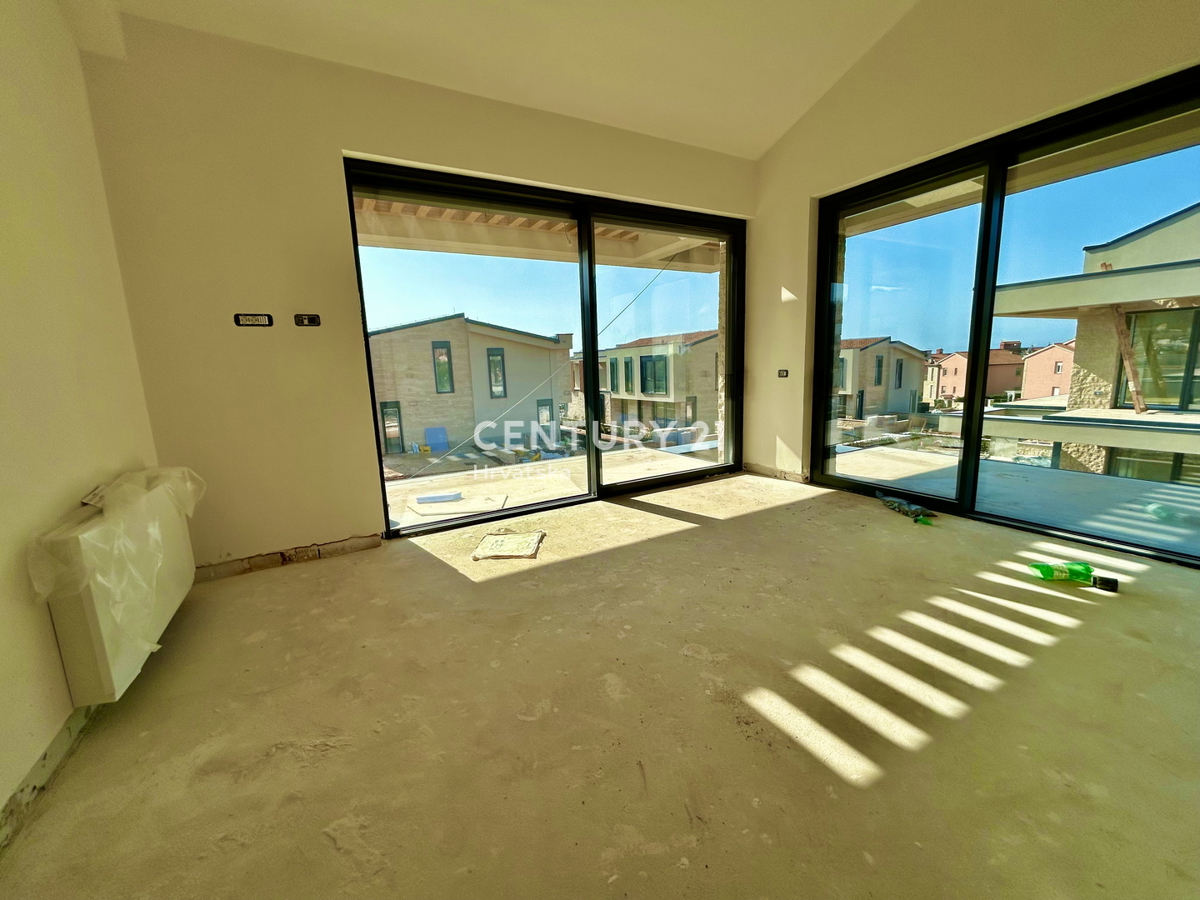 UMAG, VILA SAMO 150 METROV OD PLAŽE IN MORJA